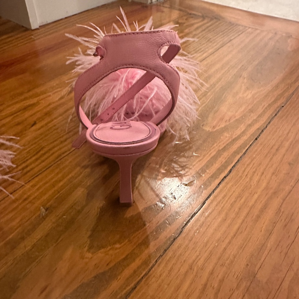 Gianni Bini Pink Feathered Heels - Picture 3 of 5